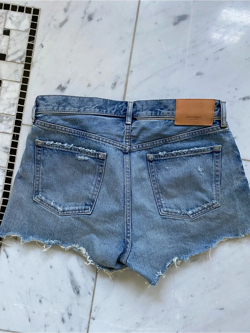 Moussy mid rise